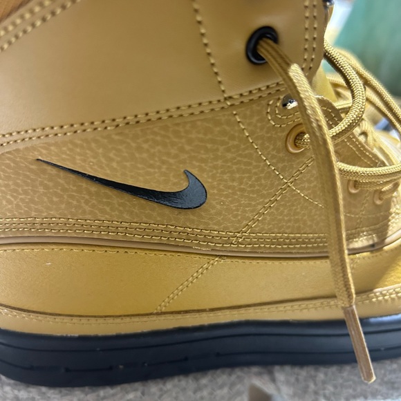 Nike - Grade School Woodside 2 High ACG
Boots (Wheat Black) - Picture 4 of 16